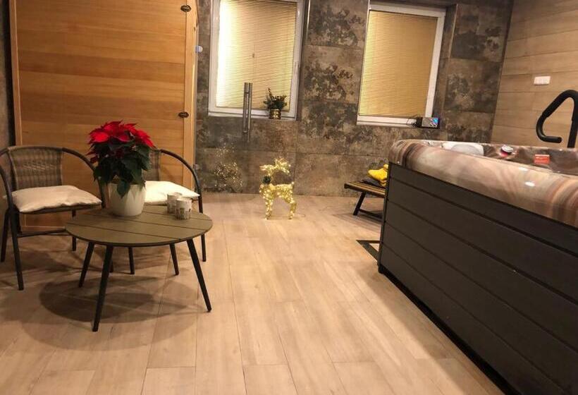 펜션 Penzion Zlatovláska U Zámku červená Lhota