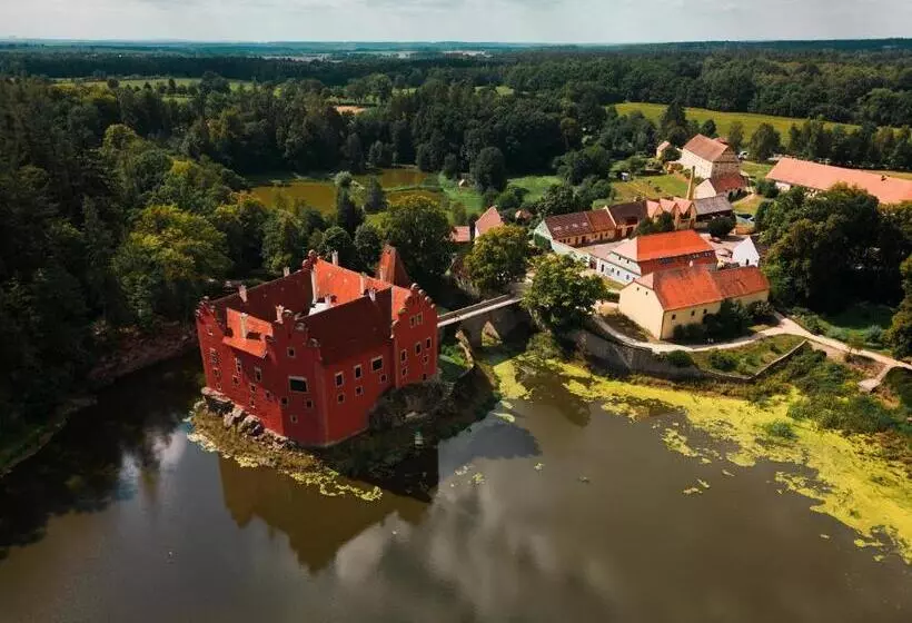 Majatalo Penzion Zlatovláska U Zámku červená Lhota