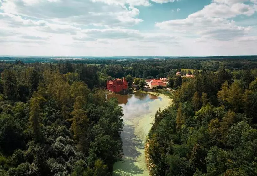 Majatalo Penzion Zlatovláska U Zámku červená Lhota