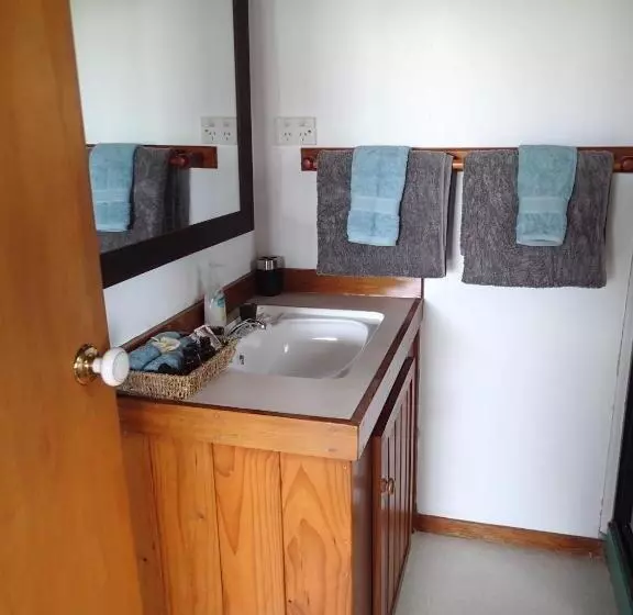 צימר Grafton Cottage & Chalets