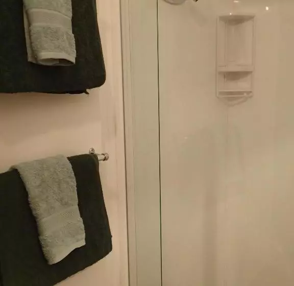 צימר Grafton Cottage & Chalets