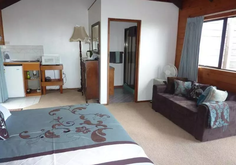 צימר Grafton Cottage & Chalets