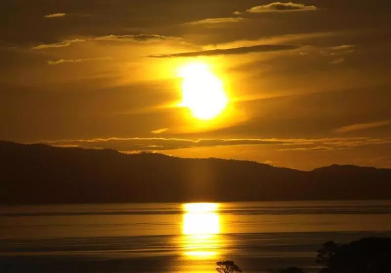 צימר Grafton Cottage & Chalets