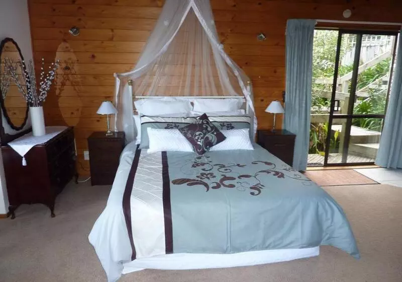 צימר Grafton Cottage & Chalets