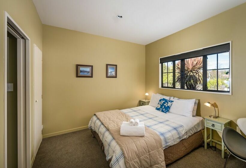 Criffel Peak View Bed And Breakfast