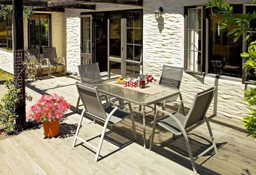 Criffel Peak View Bed And Breakfast