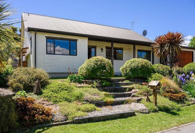 Criffel Peak View Bed And Breakfast