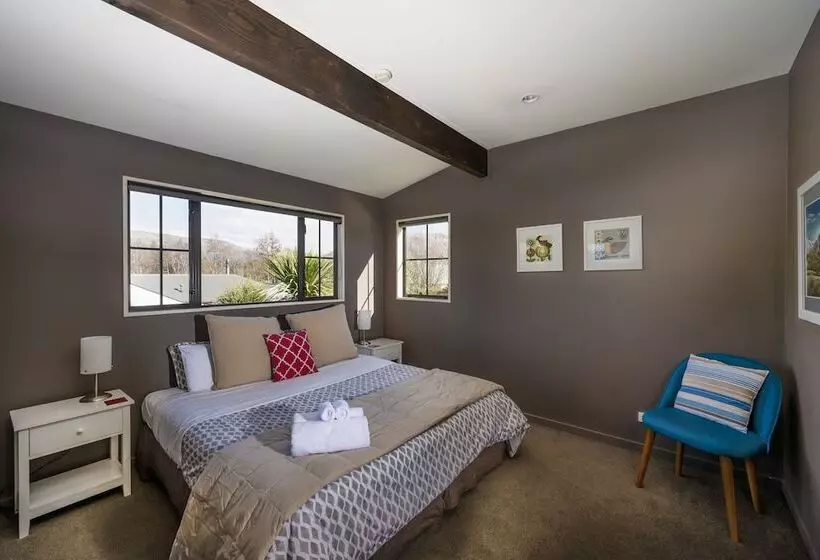 Criffel Peak View Bed And Breakfast