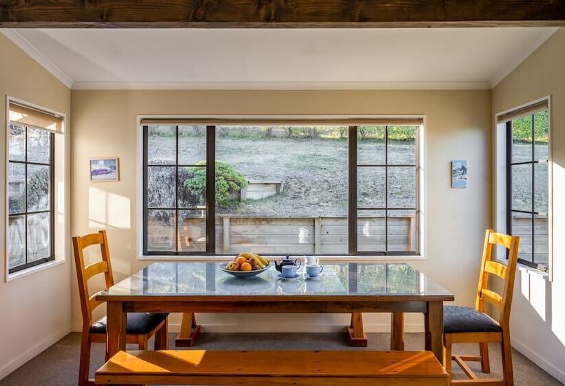 Criffel Peak View Bed And Breakfast