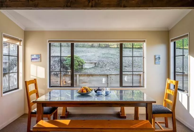 Criffel Peak View Bed And Breakfast