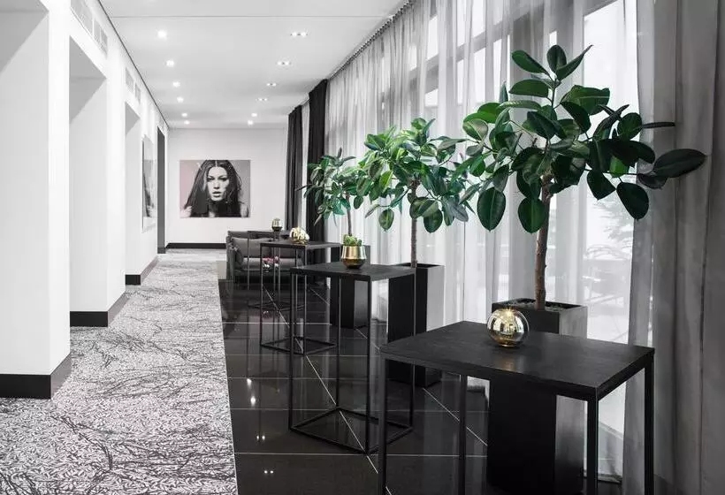 هتل Amano Grand Central