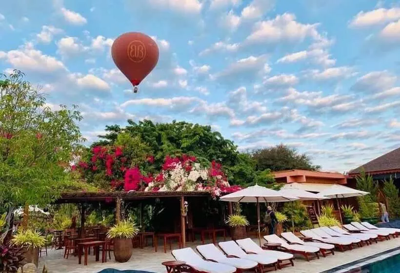 בית מלון כפרי Bagan Lodge