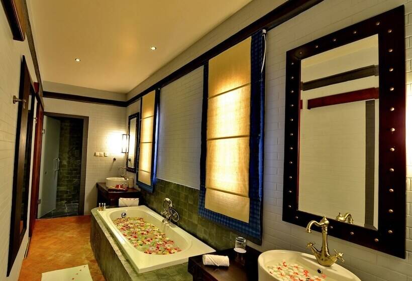 ホテル Bagan Lodge