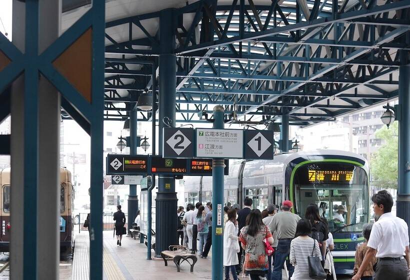 Hiroshima Peace Hotel   Hostel