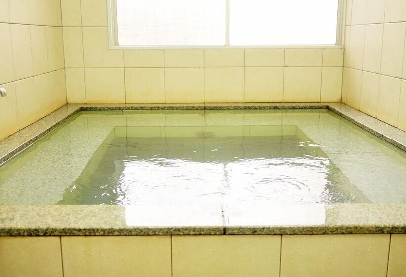 Hiroshima Peace Hotel   Hostel