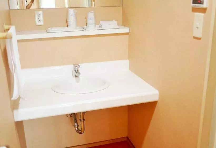 Hiroshima Peace Hotel Hostel