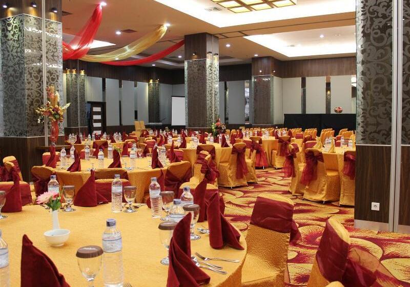 בית מלון כפרי Swiss Belexpress Jayapura