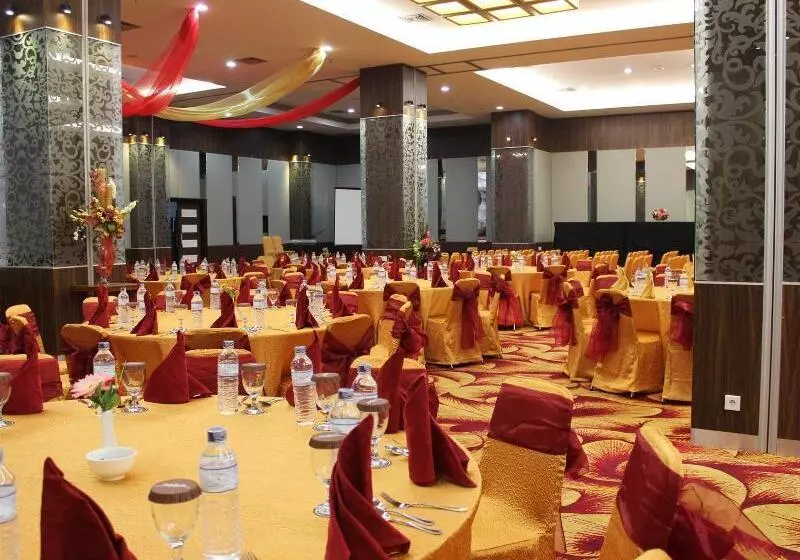 בית מלון כפרי Swiss Belexpress Jayapura