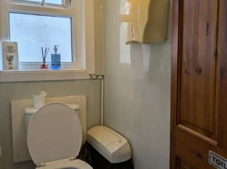 Отель Kirkstead Guest House