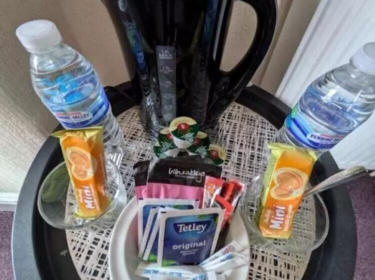 Отель Kirkstead Guest House