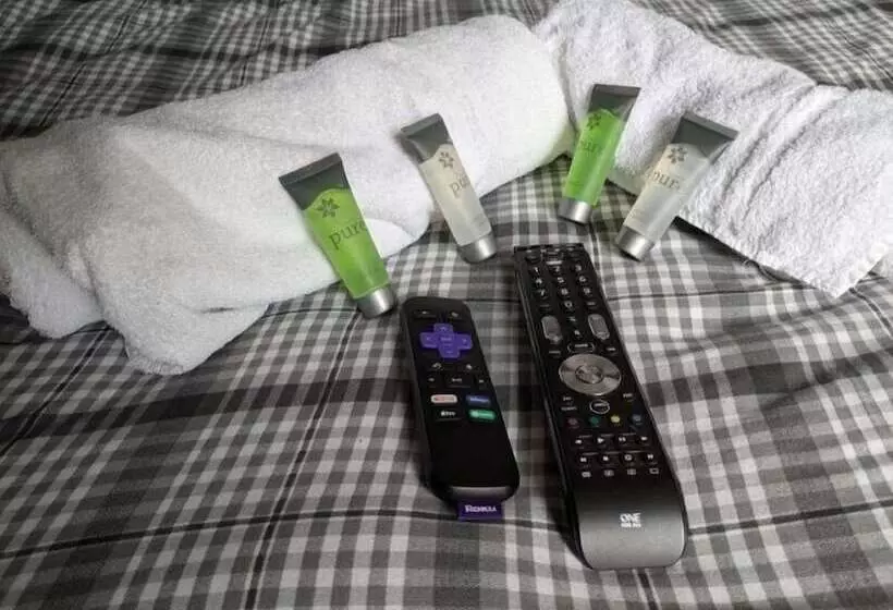 Отель Kirkstead Guest House