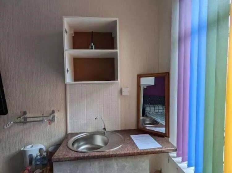 Отель Kirkstead Guest House