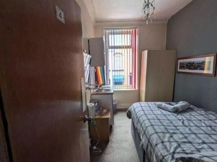 Отель Kirkstead Guest House