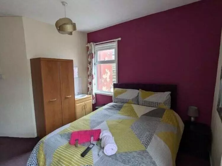 Отель Kirkstead Guest House