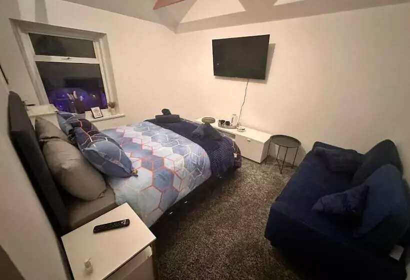 Отель Kirkstead Guest House