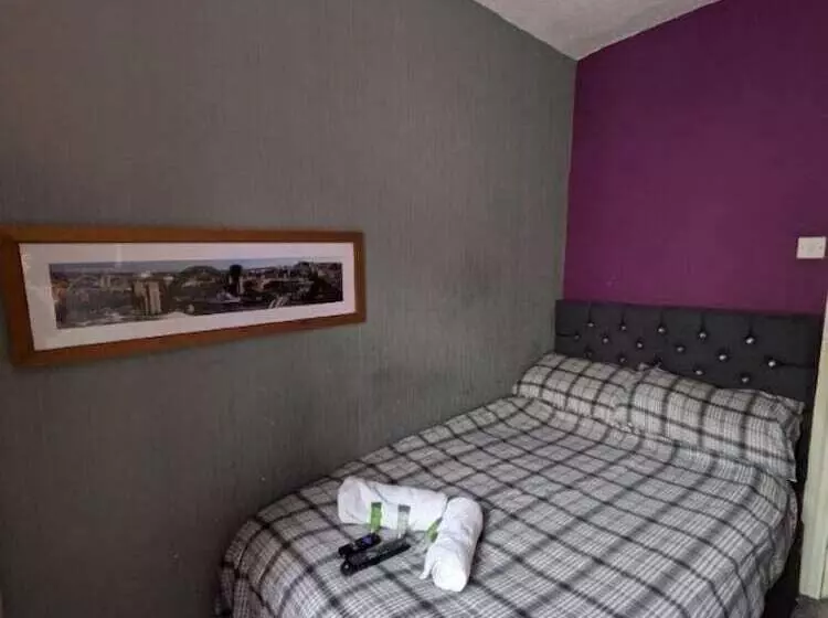 Отель Kirkstead Guest House