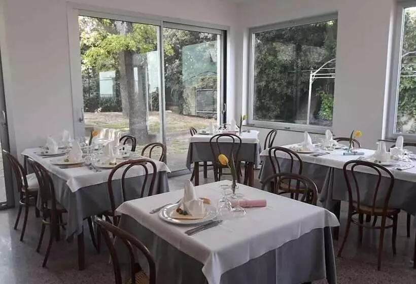 Отель Le Querce