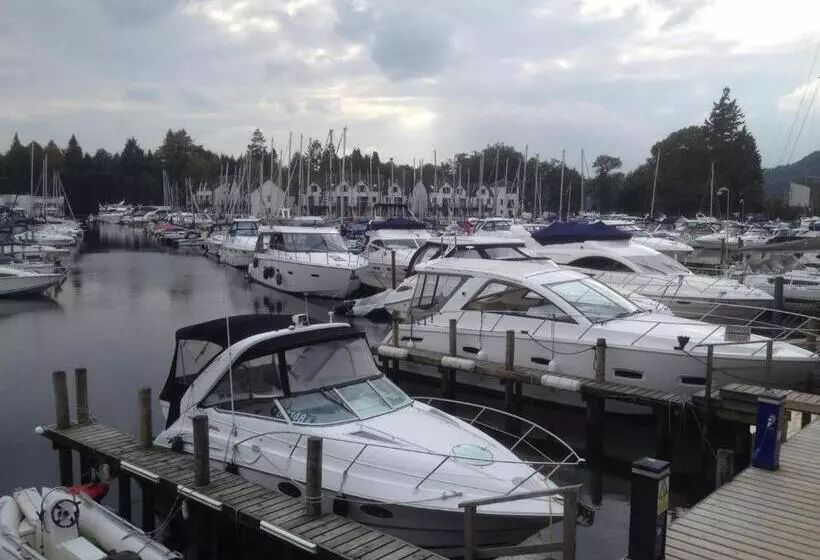 هتل Montfort Cottage Guest House