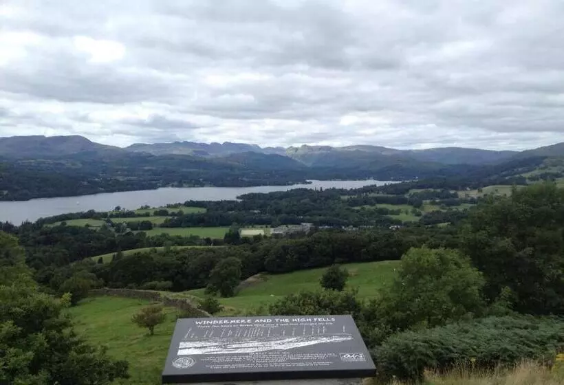 هتل Montfort Cottage Guest House