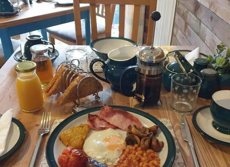 هتل Montfort Cottage Guest House