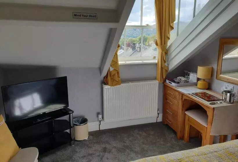 هتل Montfort Cottage Guest House