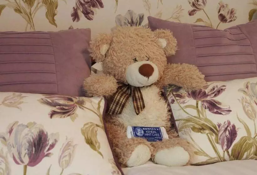 هتل Montfort Cottage Guest House