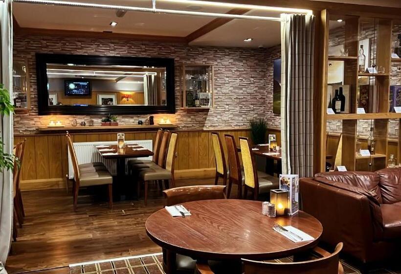 호텔 The Loans Inn