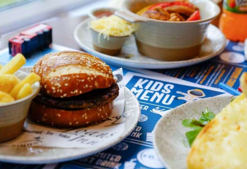 호텔 The Loans Inn