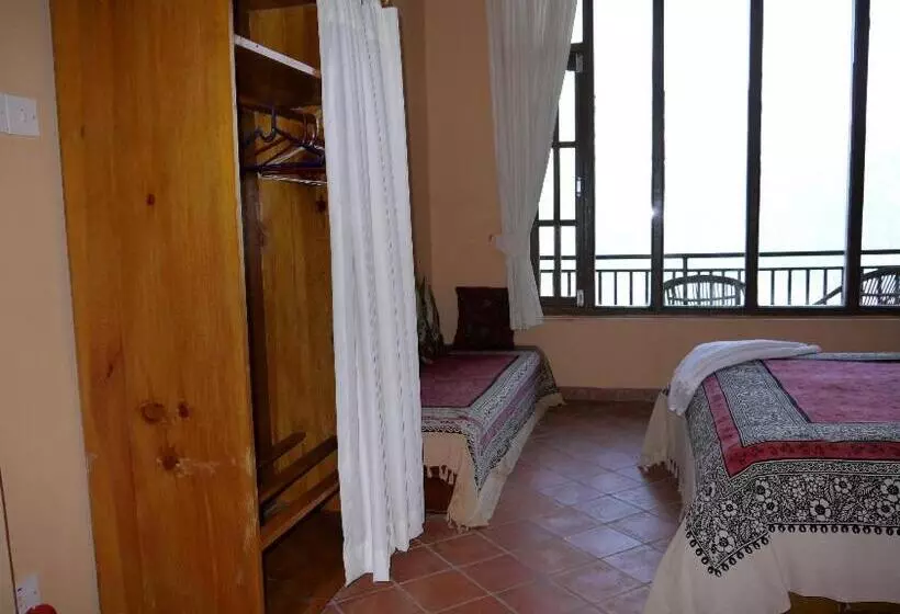 هتل Peace Dragon Lodge