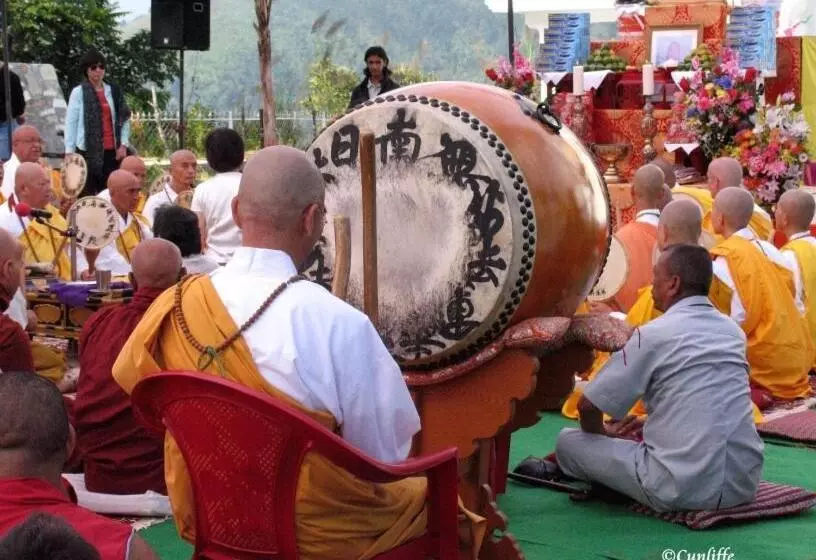 هتل Peace Dragon Lodge