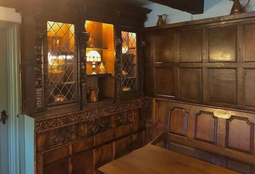 田舎風ホテル String Of Horses