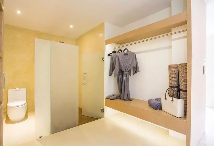 Otel The Anda Mani Khaolak Beachfront Villas