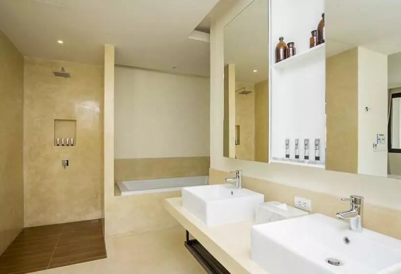 Otel The Anda Mani Khaolak Beachfront Villas