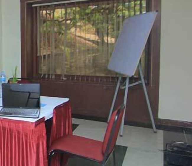 בית מלון כפרי The Metropole