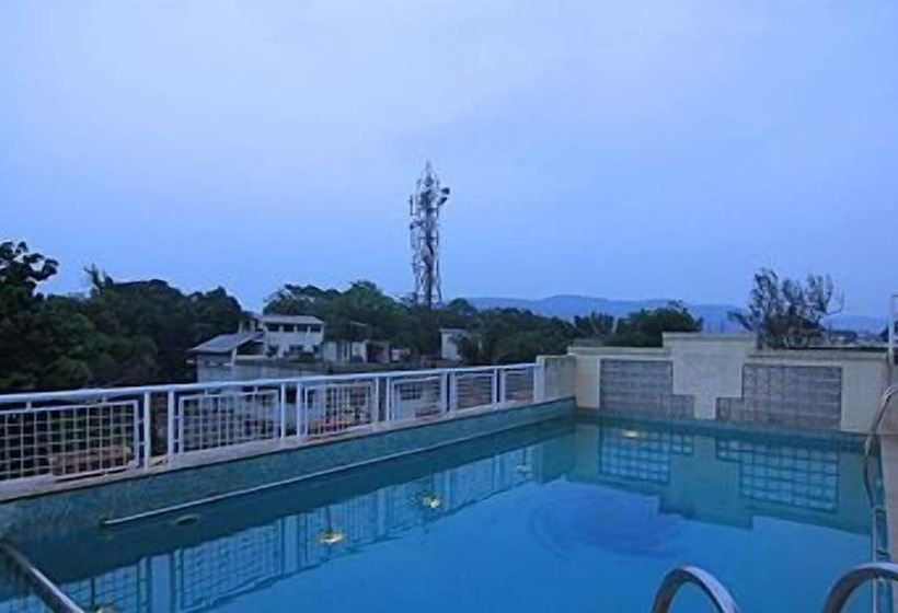 בית מלון כפרי The Metropole