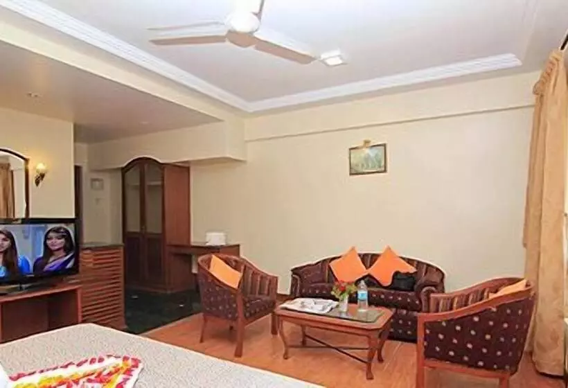 ホテル The Metropole