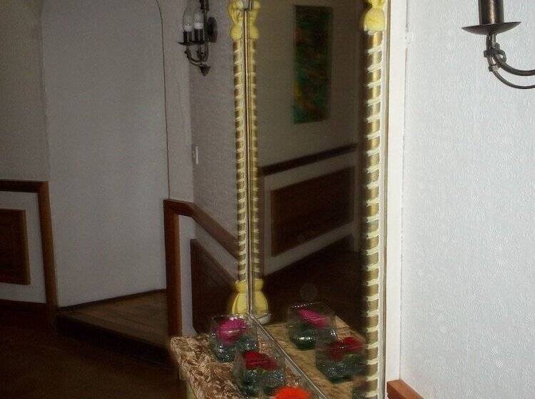 Hotel Undercliff Guest House