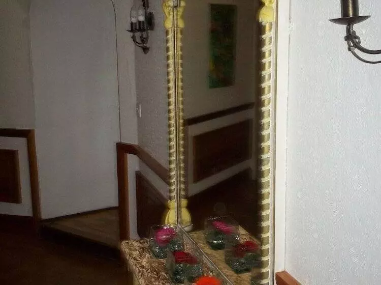 Hotel Undercliff Guest House