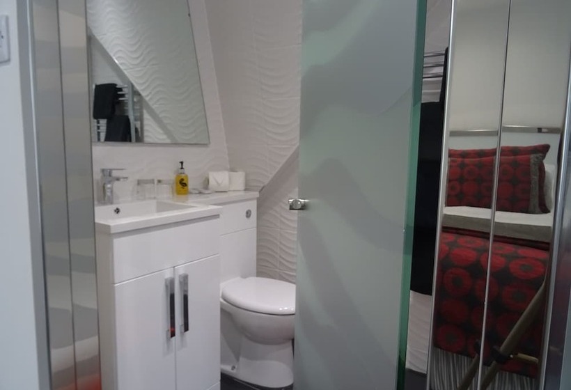 Hotel Undercliff Guest House