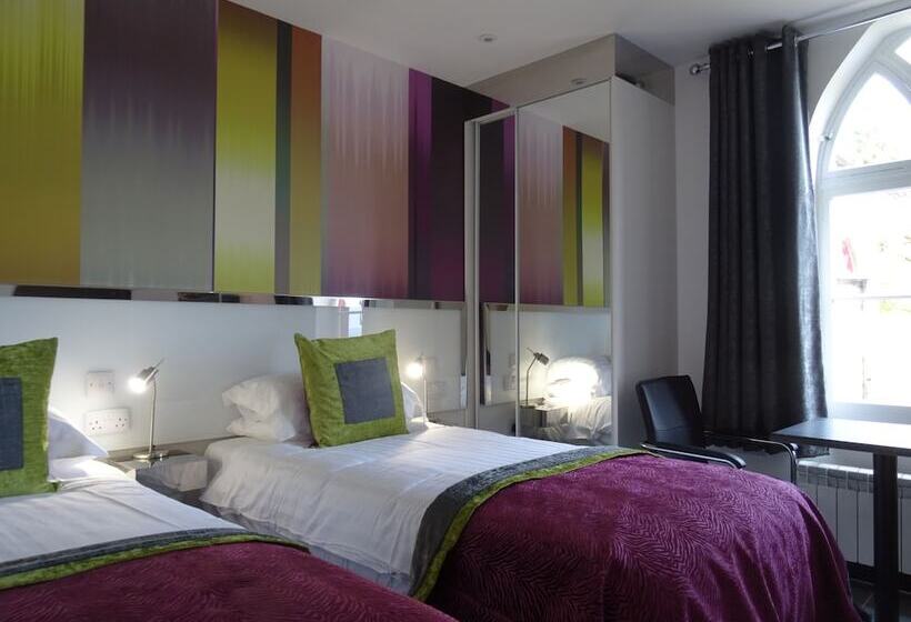 Hotel Undercliff Guest House